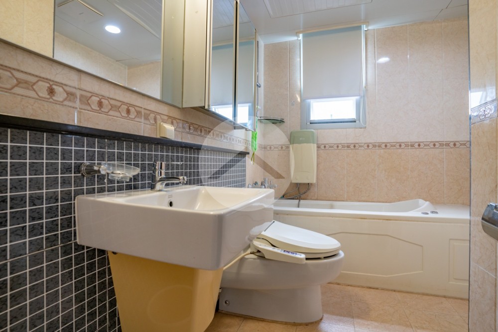 3 Bedroom Condo For Rent-BKK1, Phnom Penh - Image 13