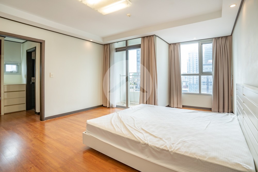 3 Bedroom Condo For Rent-BKK1, Phnom Penh - Image 11