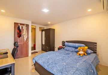 2 Bedroom Apartment For Sale - Srah Chork, Phnom Penh thumbnail