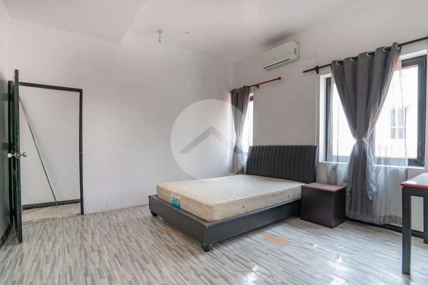 14 Bedroom Commercial Villa For Rent - BKK1, Phnom Penh