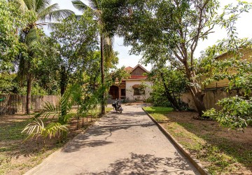 3 Bedroom Villa For Rent - On 7 Makara Road, Sala Kamreuk, Siem Reap thumbnail
