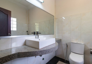 7 Bedroom Guesthouse For Rent - Svay Dangkum, Siem Reap thumbnail