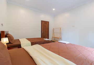 7 Bedroom Guesthouse For Rent - Svay Dangkum, Siem Reap thumbnail