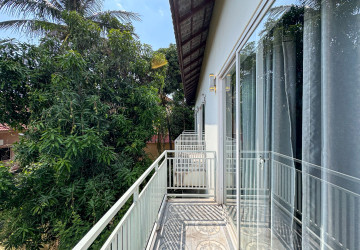7 Bedroom Guesthouse For Rent - Svay Dangkum, Siem Reap thumbnail