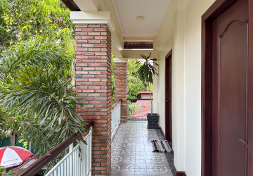 7 Bedroom Guesthouse For Rent - Svay Dangkum, Siem Reap thumbnail