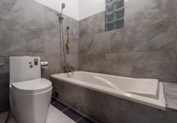7 Bedroom Guesthouse For Rent - Svay Dangkum, Siem Reap thumbnail