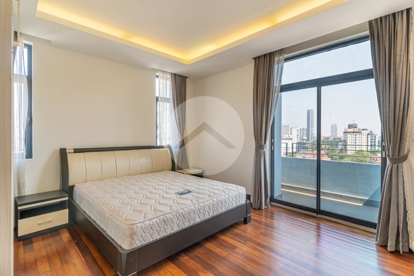 3 Bedroom Serviced Apartment For Rent - Wat Phnom, Phnom Penh