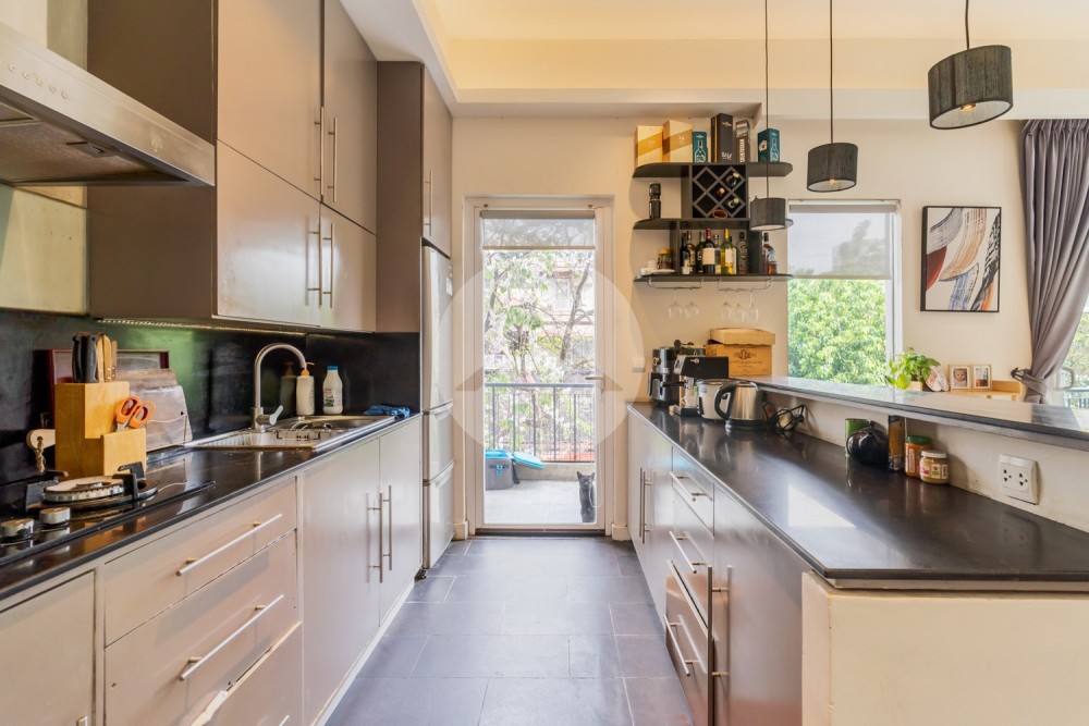 Renovated 2 Bedroom Apartment For Sale - BKK1, Phnom Penh - Image 9
