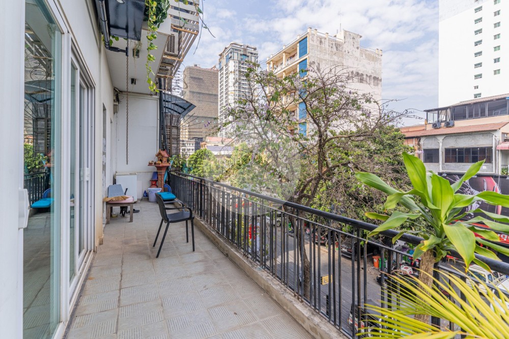 Renovated 2 Bedroom Apartment For Sale - BKK1, Phnom Penh - Image 21
