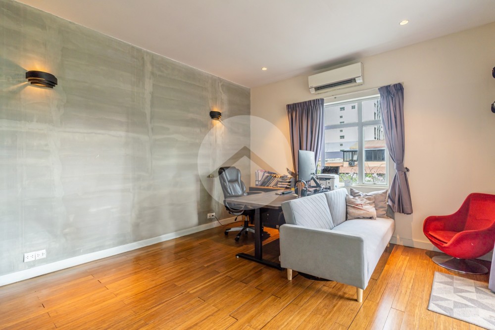 Renovated 2 Bedroom Apartment For Sale - BKK1, Phnom Penh - Image 11