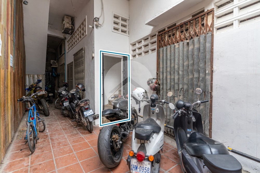 Renovated 2 Bedroom Apartment For Sale - BKK1, Phnom Penh - Image 25