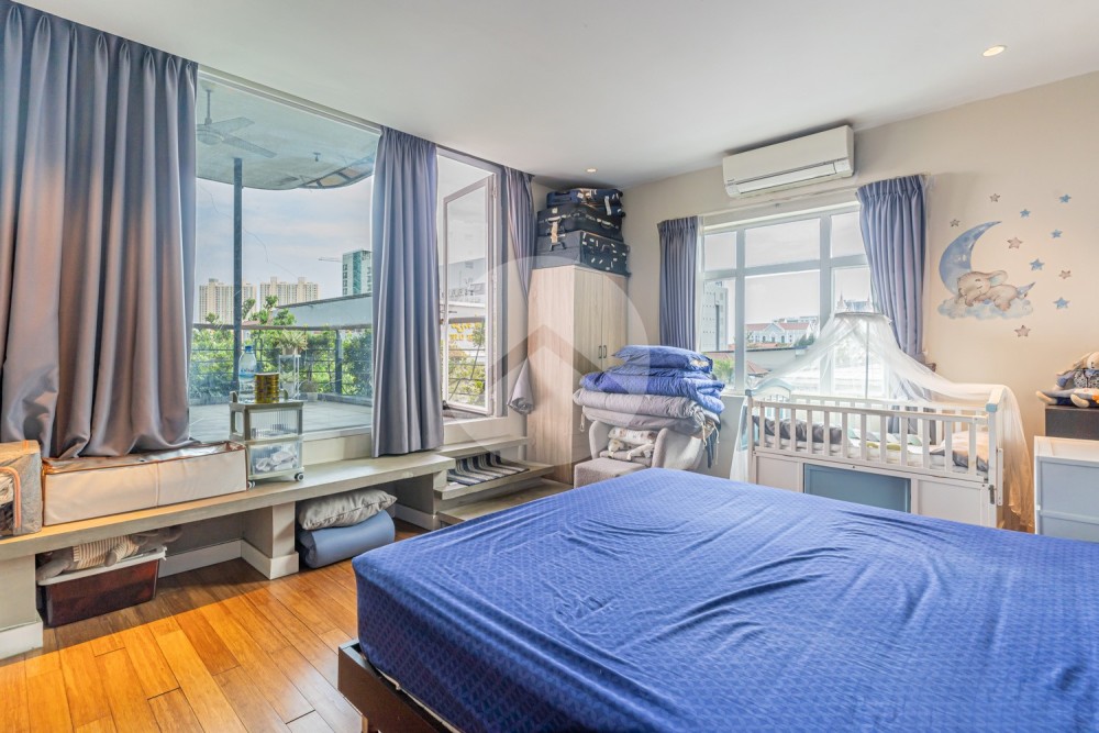 Renovated 2 Bedroom Apartment For Sale - BKK1, Phnom Penh - Image 14