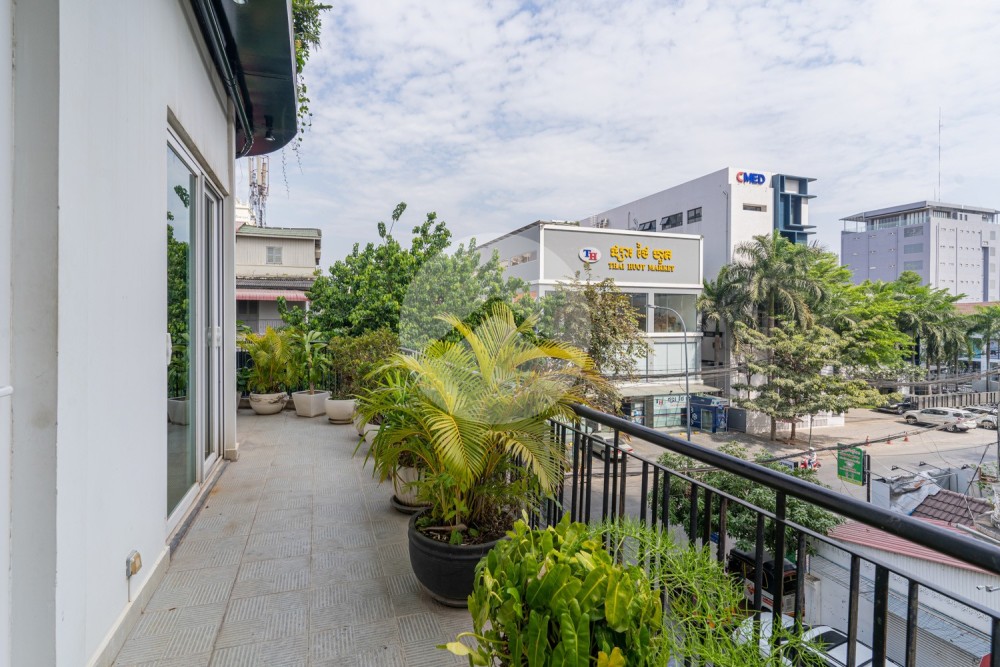 Renovated 2 Bedroom Apartment For Sale - BKK1, Phnom Penh - Image 20
