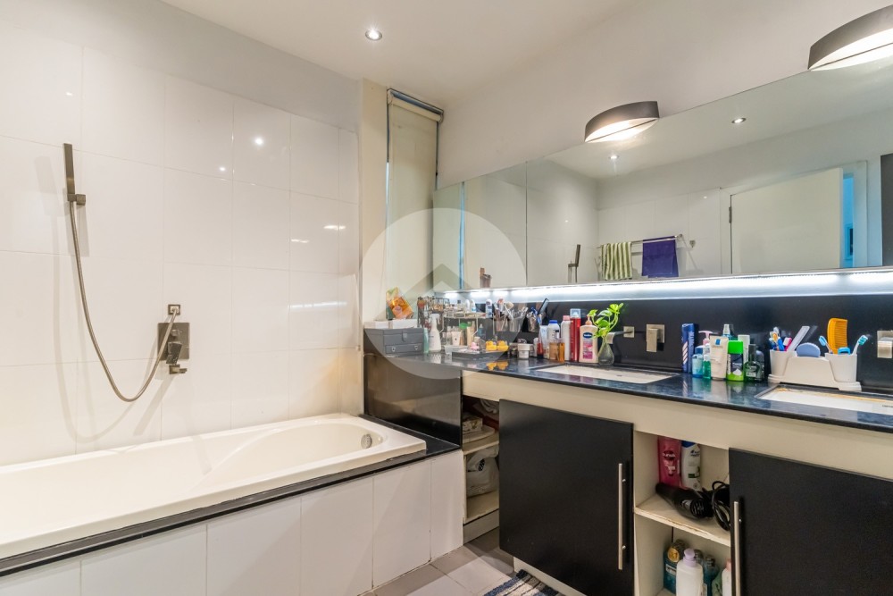 Renovated 2 Bedroom Apartment For Sale - BKK1, Phnom Penh - Image 17