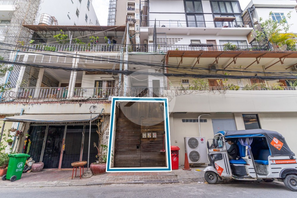 Renovated 2 Bedroom Apartment For Sale - BKK1, Phnom Penh - Image 26