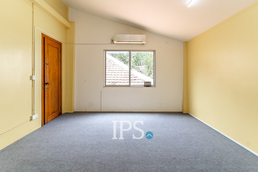 4 Bedroom Commercial Villa For Rent - Boeung Trabek, Phnom Penh