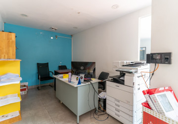 4 Bedroom Commercial Villa For Rent - Boeung Trabek, Phnom Penh thumbnail