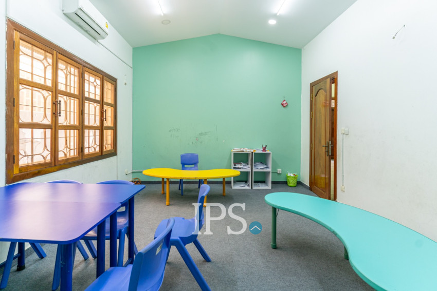 4 Bedroom Commercial Villa For Rent - Boeung Trabek, Phnom Penh