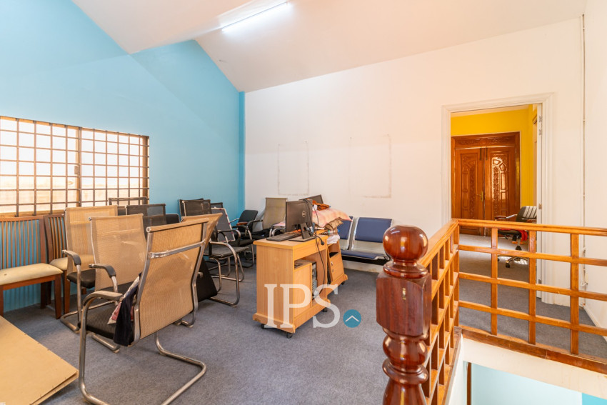 4 Bedroom Commercial Villa For Rent - Boeung Trabek, Phnom Penh