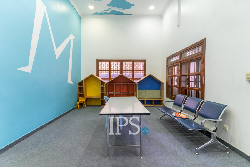 4 Bedroom Commercial Villa For Rent - Boeung Trabek, Phnom Penh