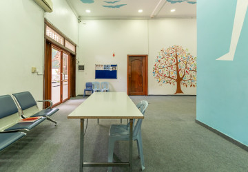 4 Bedroom Commercial Villa For Rent - Boeung Trabek, Phnom Penh thumbnail