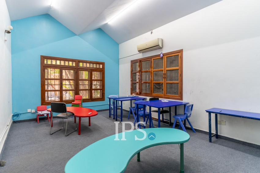 4 Bedroom Commercial Villa For Rent - Boeung Trabek, Phnom Penh