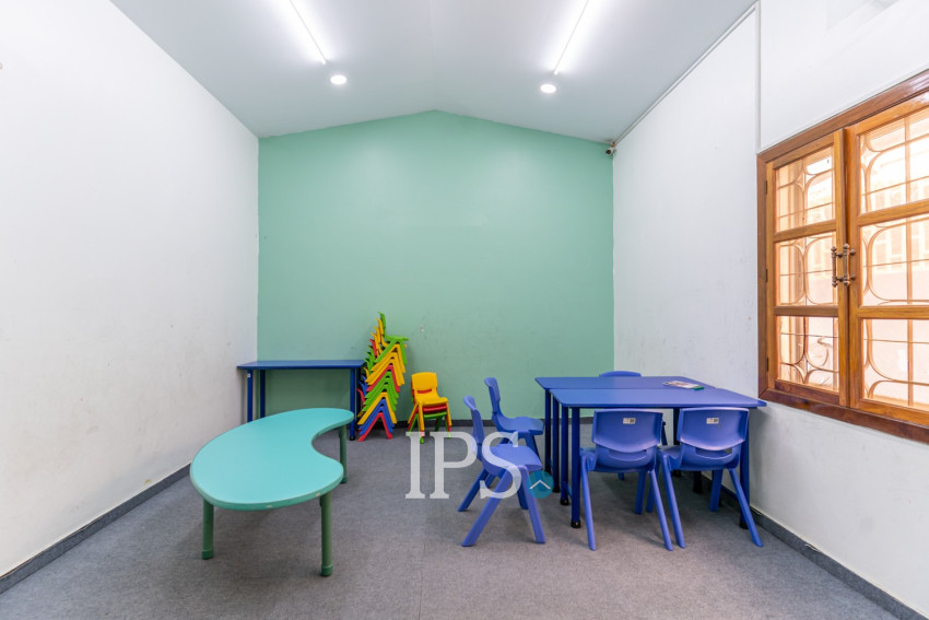 4 Bedroom Commercial Villa For Rent - Boeung Trabek, Phnom Penh