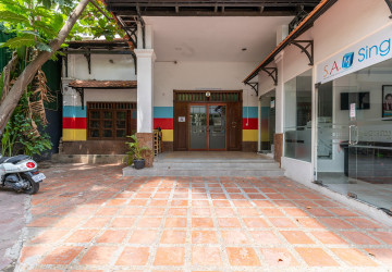 4 Bedroom Commercial Villa For Rent - Boeung Trabek, Phnom Penh thumbnail