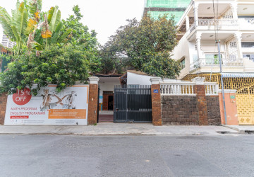 4 Bedroom Commercial Villa For Rent - Boeung Trabek, Phnom Penh thumbnail