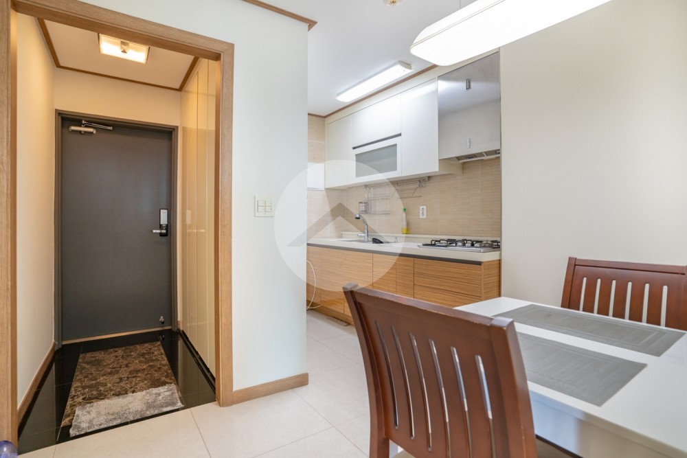 1 Bedroom Condo For Rent - De Castle Royal, BKK1, Phnom Penh - Image 10