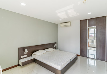 1 Bedroom Serviced Apartment For Rent - Tonle Bassac, Phnom Penh thumbnail
