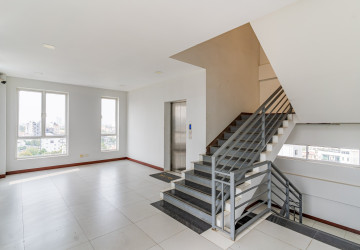 1 Bedroom Serviced Apartment For Rent - Tonle Bassac, Phnom Penh thumbnail