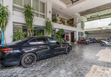 1 Bedroom Serviced Apartment For Rent - Tonle Bassac, Phnom Penh thumbnail