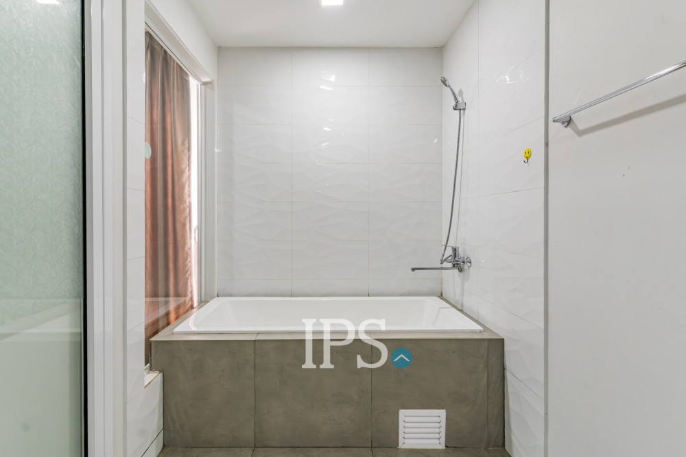 2 Bedroom Serviced Apartment For Rent - Tonle Bassac, Phnom Penh - Image 17