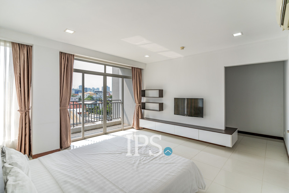 2 Bedroom Serviced Apartment For Rent - Tonle Bassac, Phnom Penh - Image 10