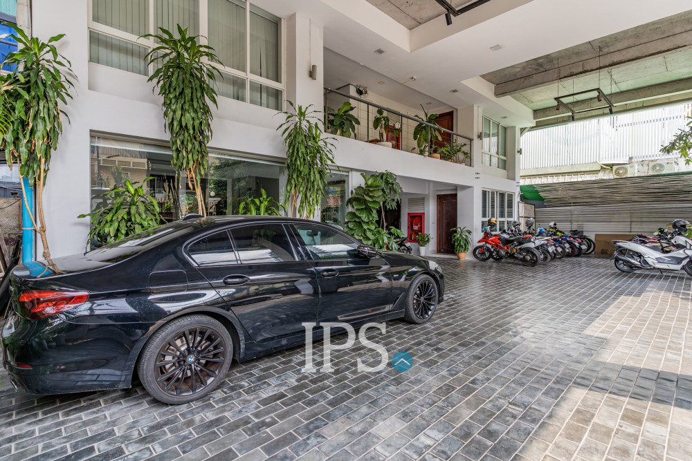 2 Bedroom Serviced Apartment For Rent - Tonle Bassac, Phnom Penh - Image 28