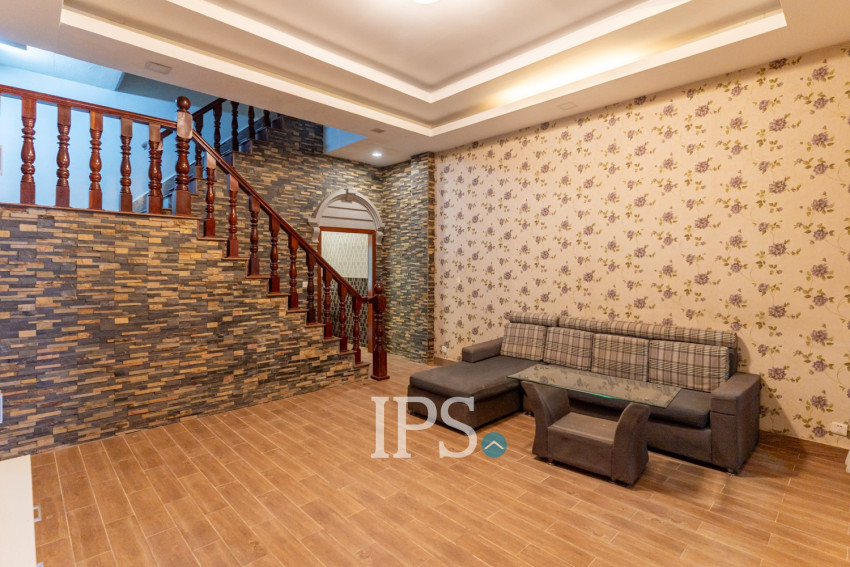 4 Bedroom Townhouse For Rent - Phsar Deum Thkov, Phnom Penh