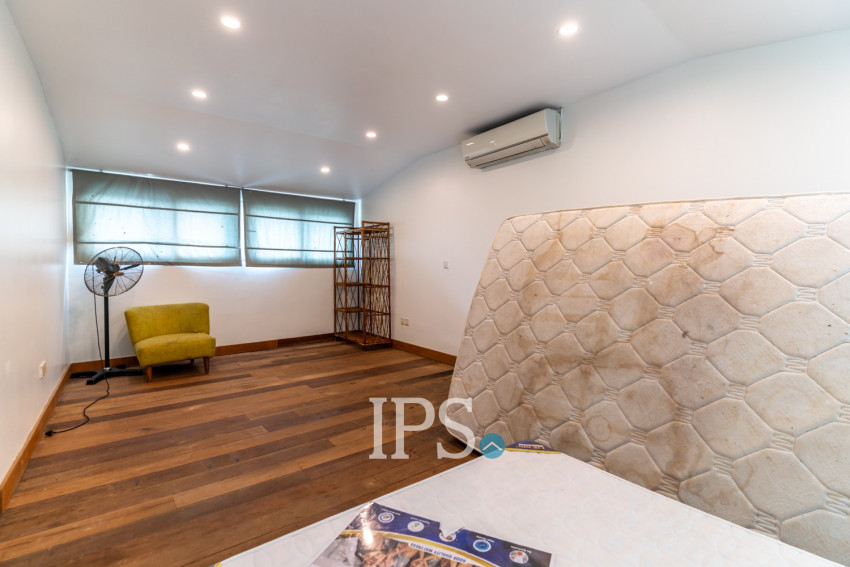 Renovated 1 Bedroom Apartment For Rent - Daun Penh, Phnom Penh