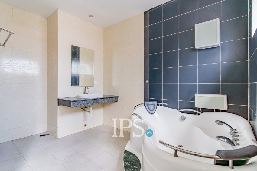 2 Bedroom Serviced Apartment For Rent - BKK1, Phnom Penh