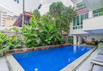 2 Bedroom Serviced Apartment For Rent - BKK1, Phnom Penh thumbnail