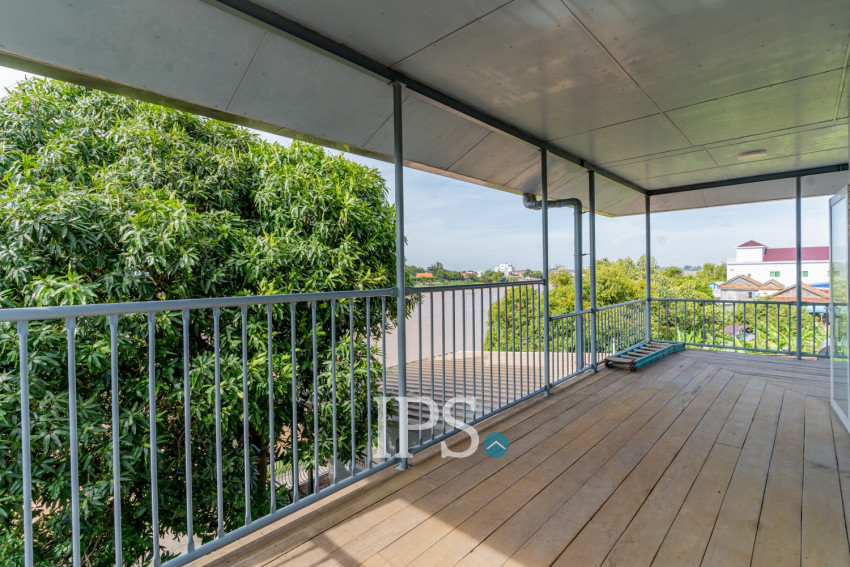 6 Bedroom House For Sale - Takhmao, Kandal