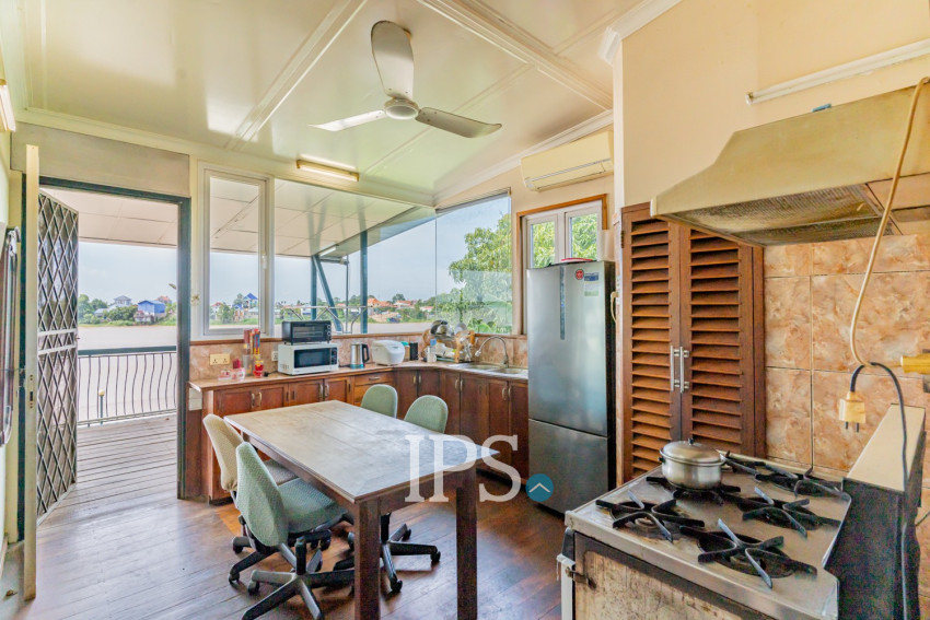 6 Bedroom House For Sale - Takhmao, Kandal