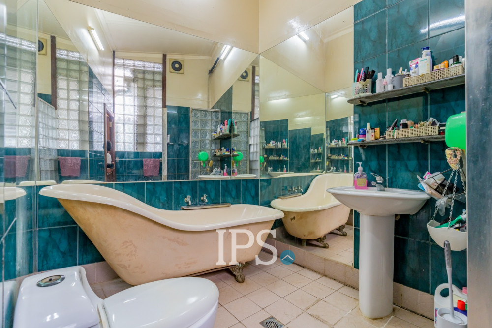 6 Bedroom House For Sale - Takhmao, Kandal - Image 30