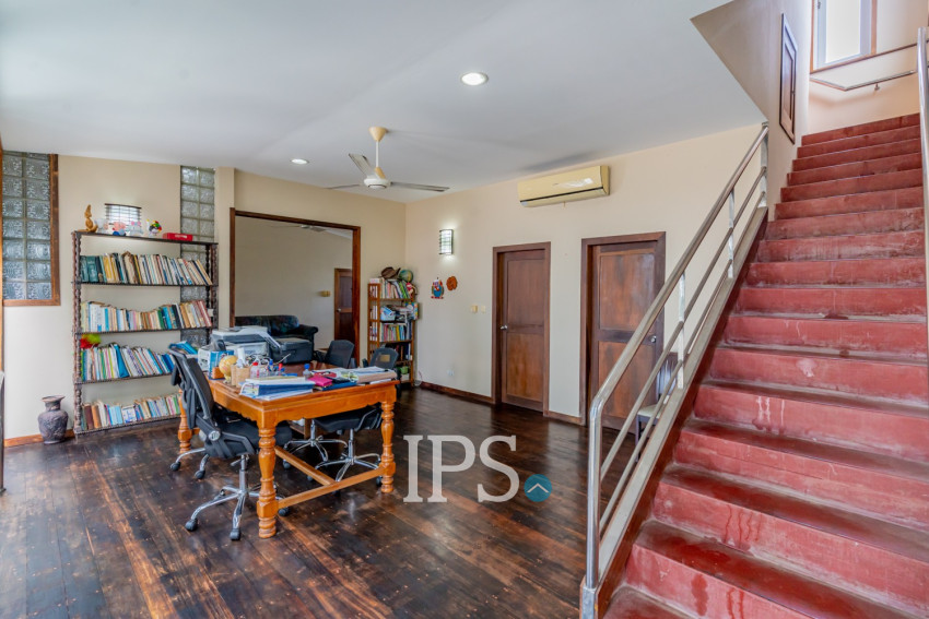 6 Bedroom House For Sale - Takhmao, Kandal