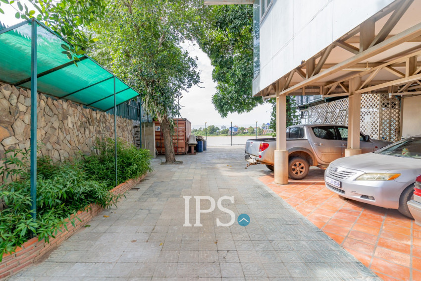 6 Bedroom House For Sale - Takhmao, Kandal