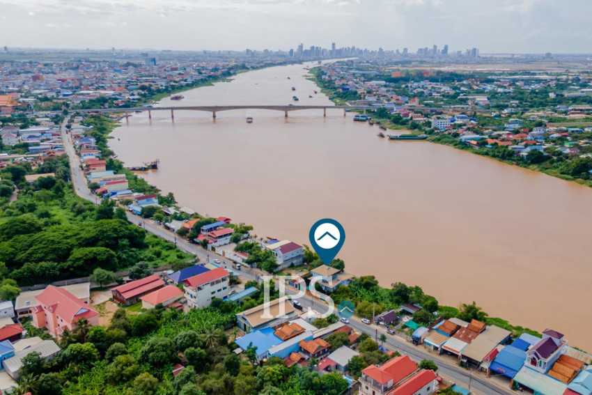 6 Bedroom House For Sale - Takhmao, Kandal