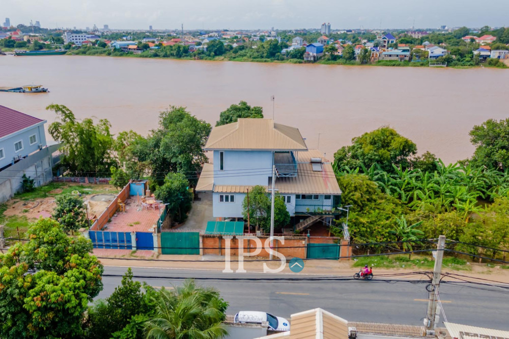6 Bedroom House For Sale - Takhmao, Kandal