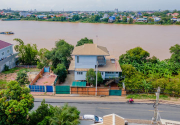 6 Bedroom House For Sale - Takhmao, Kandal thumbnail