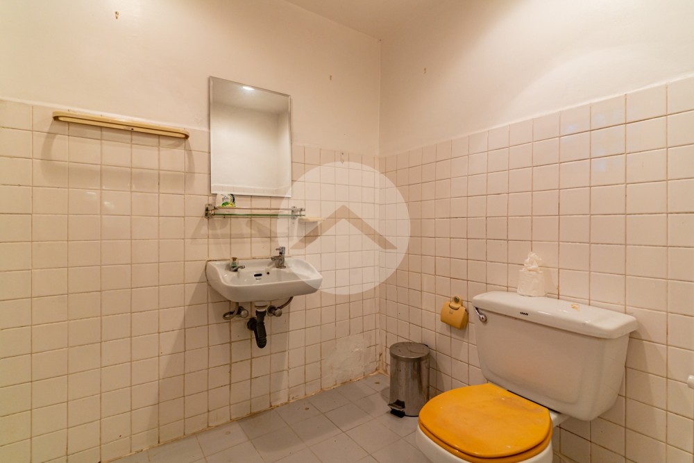 5 Bedroom Villa For Rent - Tonle Bassac, Phnom Penh - Image 23