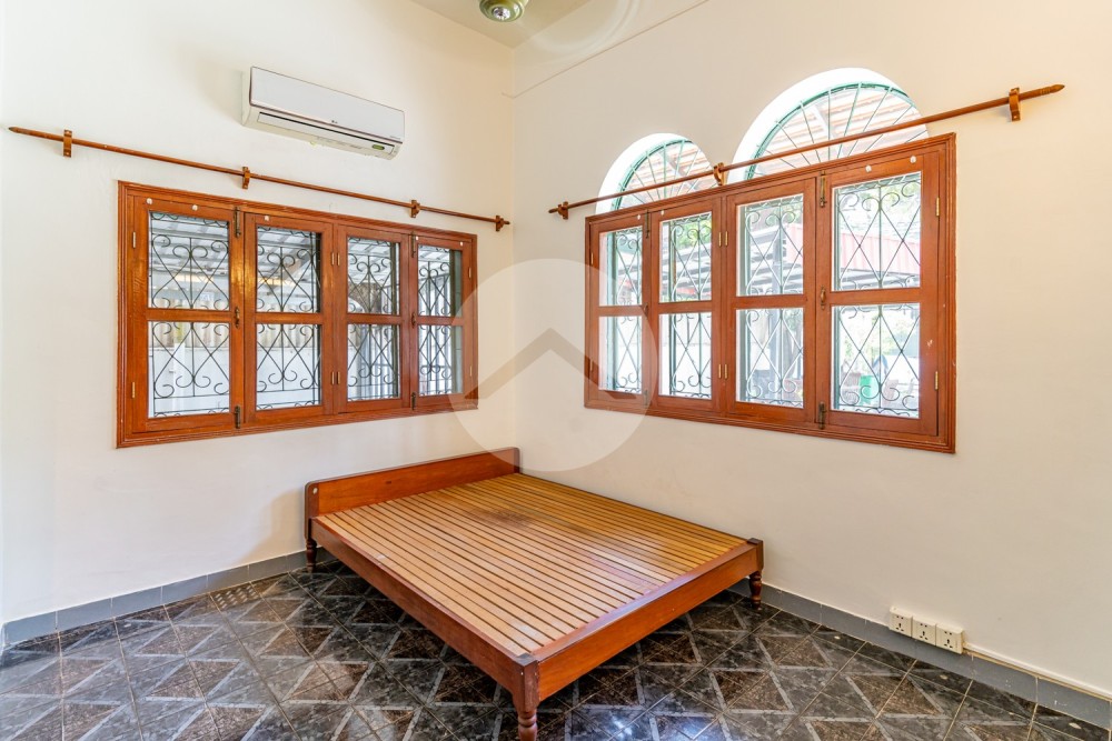 5 Bedroom Villa For Rent - Tonle Bassac, Phnom Penh - Image 15